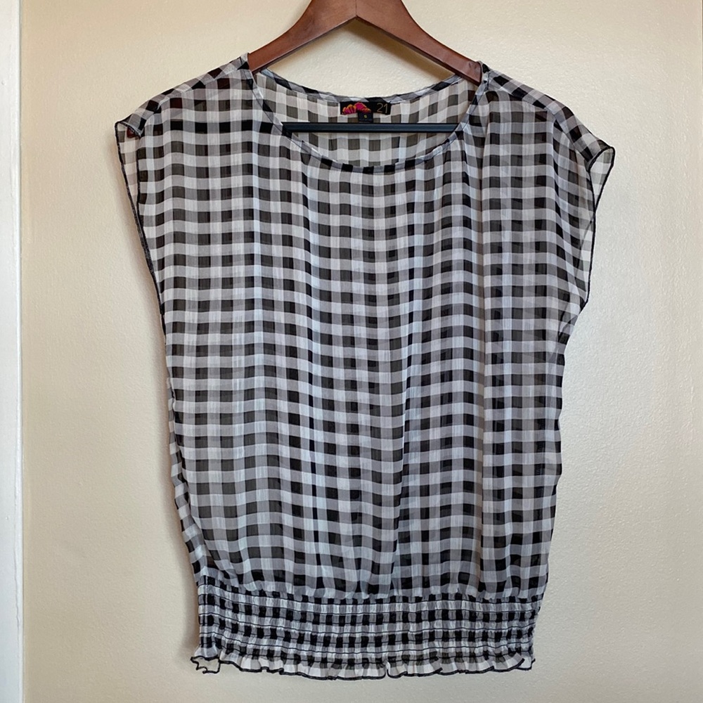 21 Women’s Sheer Sleeveless Shirt. Black & White Checkered. Size S.